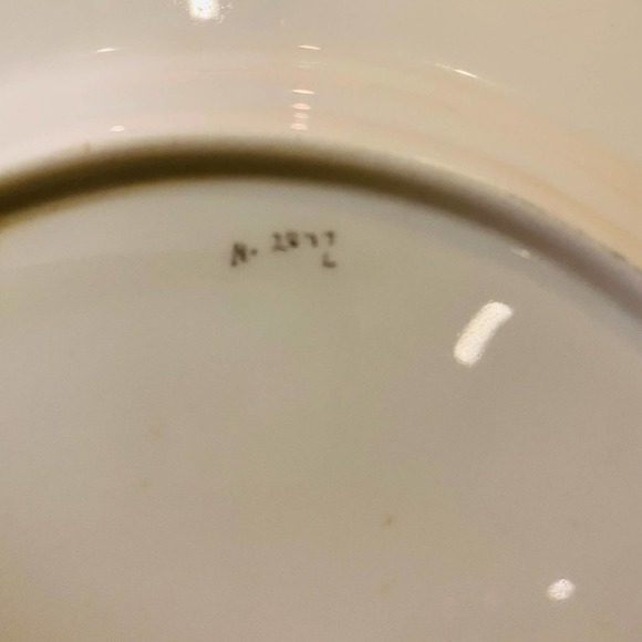 Royal Doulton The Kenilworth 8" Square Cake Plate Rare Floral Cream 2877 England - Picture 3 of 3